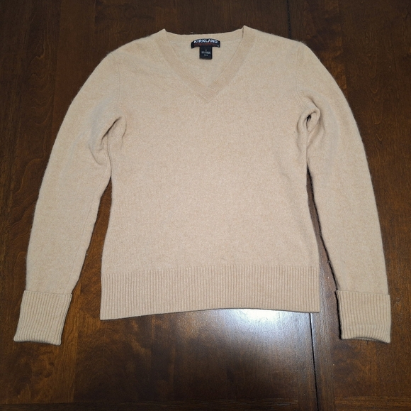Light Beige Cashmere Sweater - Picture 1 of 4